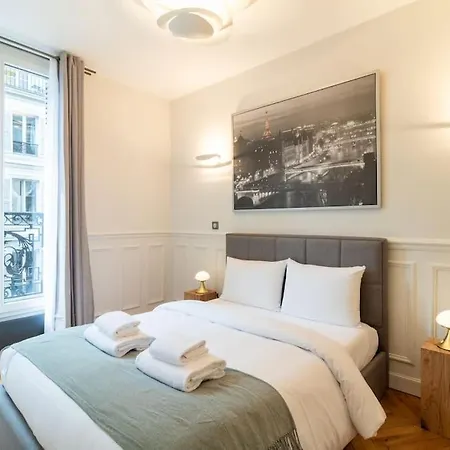 4pers # 1 Bedroom # Ternes # 17 Appartement *