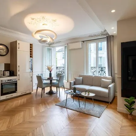 4pers # 1 Bedroom # Ternes # 17 Apartment *